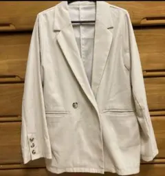 テーラードジャケットベージュ