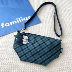 【極美品】【メルカリ最安値！】♡familiar♡ファミリア　舟形　ポシェット 極美品】【メルカリ最安値！】♡familiar♡ファミリア 舟形 ポシェット