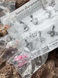 ゆるっとめじるしアクセサリー　うさぎ3匹セット