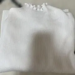 ホワイトリブニットフリルネック長袖 GRL