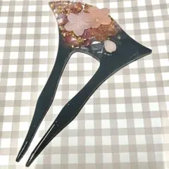 グレー色樹脂製かんざし 花飾り