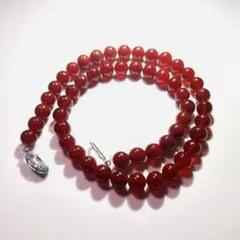 赤い天然石ビーズネックレス