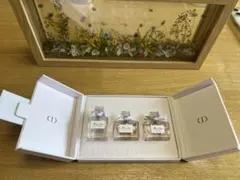 ディオール　Miss Dior ワードローブセット　ミニチュア3本セットのサムネイル