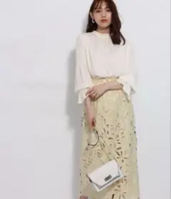 最安値 イエロー 花柄カットアウト タイトスカート 36