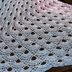 三角ショール　ハンドメイド　手編み　空に溶ける桜