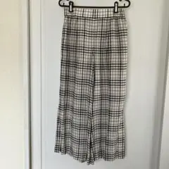 ベージュ ワイドパンツ