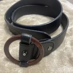 黒レザー ベルト 円形バックル