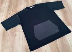 ブラック ポケット付き Tシャツ