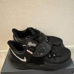 ブラック スニーカー