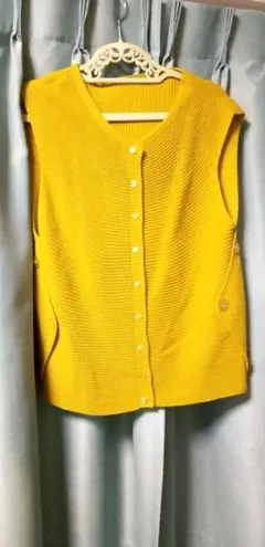 美品firstbellイエロー ノースリーブ ニット VネックセーターM~L新品
