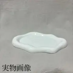花びら型ホワイト陶器トレイ