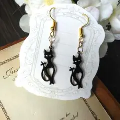 ハンドメイド 黒猫 ピアス　イヤリング　ネコ　ねこ　アクセサリー　ブラック