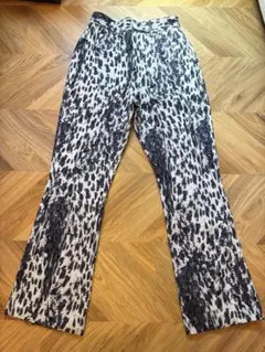 JEANASIS レオパード柄 フレアパンツのサムネイル