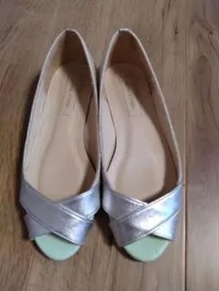 Odette e Odile フラットシューズ シルバーのサムネイル
