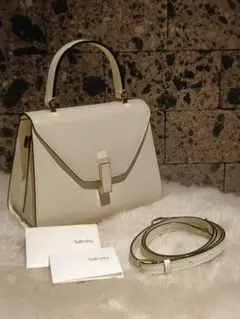 Valestra イジィデ ミニ ホワイト レザーハンドバッグ ミニ イジィデ バッグ | ホワイト – Valextra - ヴァレクストラ 公式