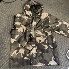 薄手のアウター　ウィンドブレーカー　130