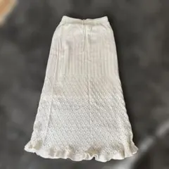 GU ベージュ　編み込み模様ロングスカート