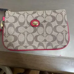 COACH コーチ シグネチャー リストレット ポーチ ピンク ベージュのサムネイル