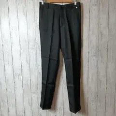 黒 スラックス プリーツ入り