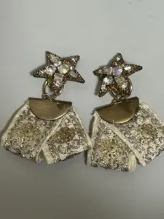 ハンドメイド　お星さまのイヤリング