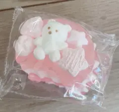 momoco マカロンケーキ くま 水感 ピンク スクイーズ
