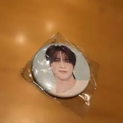 TWS シニュ ペンミ 42:CLUB カプセルトイ 缶バッジ