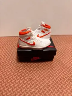 Nike Air Jordan 1 メタリックオレンジ