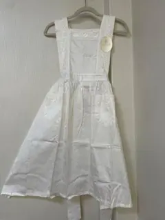 新品・未使用ホワイトフリルエプロンのサムネイル