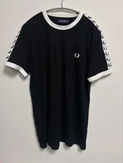 FRED PERRY ロゴテープ 半袖Tシャツ ブラック Sサイズのサムネイル