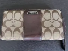 COACH シグネチャー ラウンドファスナー 長財布のサムネイル
