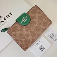 COACH コーチ　折り財布　シグネチャー　グリーン　緑色　二つ折り財布