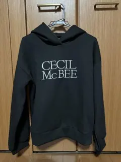 CECIL McBEE　黒　パーカー