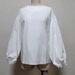 美品　ボリュームリーブスブラウス