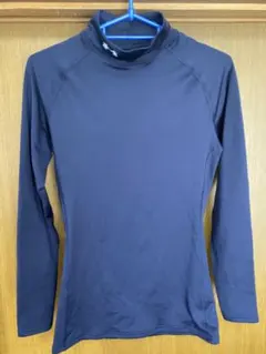 アンダーアーマー インナーシャツ 長袖 ハイネック ゴールドギア