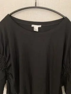 未使用タグ付　H&M Tシャツ　ブラックのサムネイル