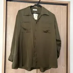 カーキ色長袖シャツ Fサイズ