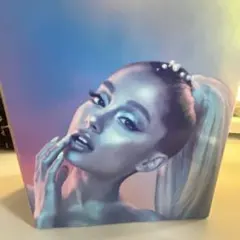 Ariana Grande Cloud 香水のサムネイル