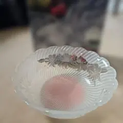 花模様の透明ガラスボウル