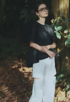 BLUELEA Bellsleeve embroidery blouse - メルカリ