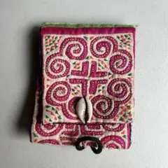 刺繍模様の布製カードケース