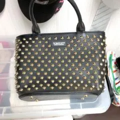 SOMEBFF スタッズ付き黒ハンドバッグ