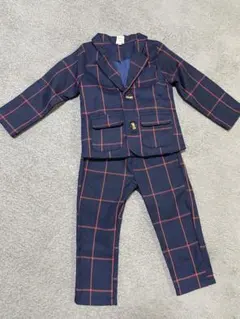 ネイビーとレッドのチェック柄フォーマルスーツ