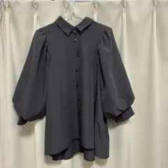 チ*n様 ダークグレー バルーンスリーブシャツ