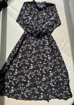 ルーミーズ 花柄 長袖ワンピース 黒