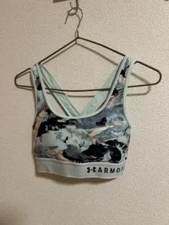Under Armour スポーツブラ