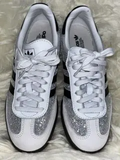 adidas ラインストーン (クリスタル？) 装飾 スニーカー