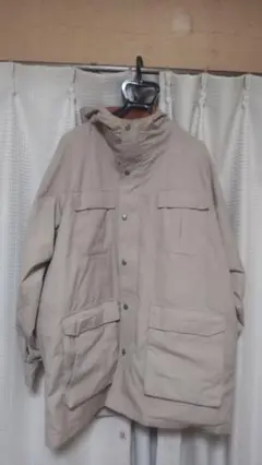 HOMME BOLDのマウンテンパーカー　春秋用　サイズL 　オフホワイトカラー