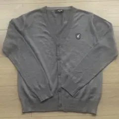 COMME CA ISMグレー カーディガン 刺繍ロゴ付き
