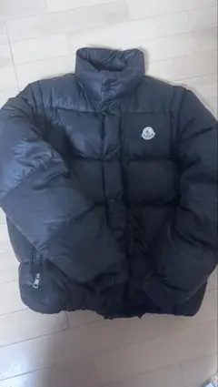 MONCLER ブラック ダウンジャケット　ベストにもなります！