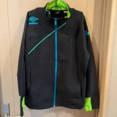 umbro　ジャージ上　Mサイズ
